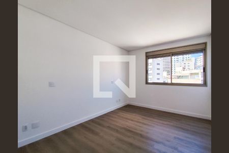 Apartamento à venda com 135m², 4 quartos e 3 vagasQuarto 4