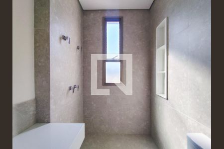 Apartamento à venda com 253m², 4 quartos e 4 vagasBanheiro 