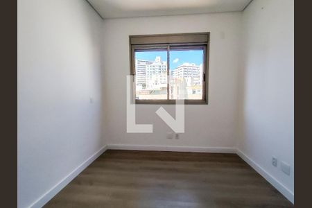 Apartamento à venda com 148m², 4 quartos e 4 vagas Apartamento à venda com 148m², 4 quartos e 4 vagasQuarto 02
