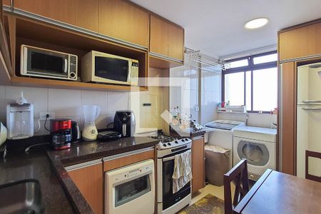Apartamento à venda com 53m², 2 quartos e 1 vaga Apartamento à venda com 53m², 2 quartos e 1 vagaCozinha e Área de Serviço
