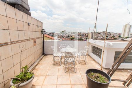 Casa à venda com 245m², 4 quartos e 3 vagas Casa à venda com 245m², 4 quartos e 3 vagasTerraço