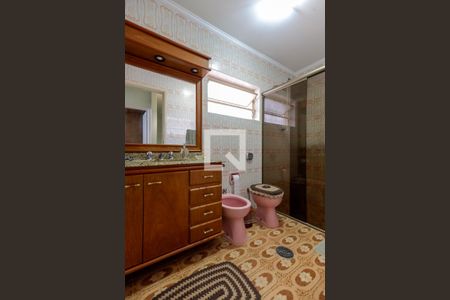 Casa à venda com 140m², 3 quartos e 2 vagasBanheiro