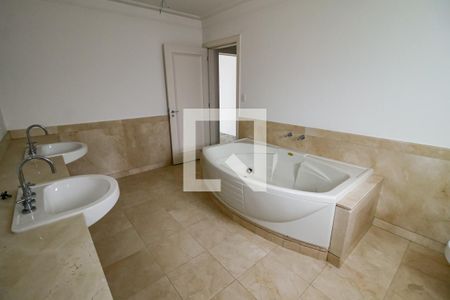 Apartamento à venda com 425m², 7 quartos e 5 vagasSuíte 4 Master - Banheiro
