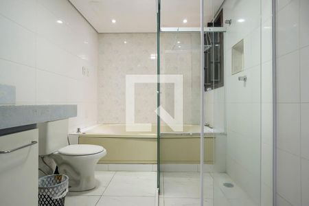 Casa à venda com 380m², 5 quartos e 2 vagasBanheiro Suíte 2