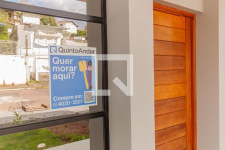 Casa à venda com 192m², 3 quartos e 2 vagas Casa à venda com 192m², 3 quartos e 2 vagasFachada