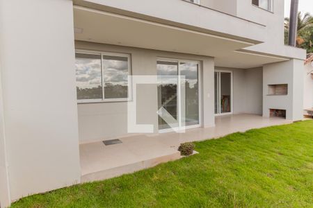 Casa à venda com 192m², 3 quartos e 2 vagas Casa à venda com 192m², 3 quartos e 2 vagasÁrea externa