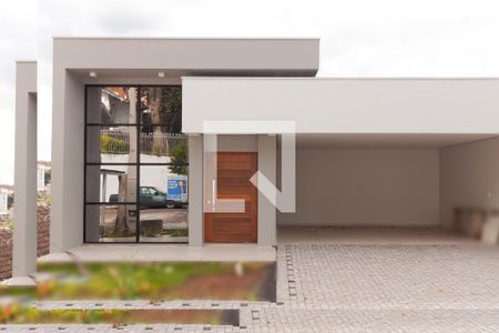 Casa à venda com 192m², 3 quartos e 2 vagas Casa à venda com 192m², 3 quartos e 2 vagasFachada