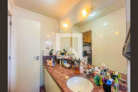 Apartamento à venda com 159m², 2 quartos e 2 vagas Apartamento à venda com 159m², 2 quartos e 2 vagasBanheiro Suíte 2