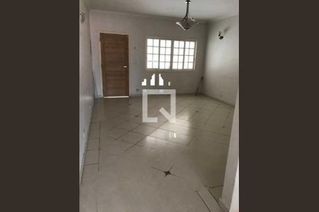 Casa à venda com 3 quartos, 250m² em Vila Monumento, São Paulo