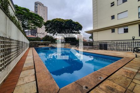 Apartamento à venda com 140m², 3 quartos e 2 vagas Apartamento à venda com 140m², 3 quartos e 2 vagasÁrea comum - Piscina
