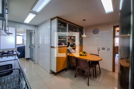 Apartamento à venda com 140m², 3 quartos e 2 vagas Apartamento à venda com 140m², 3 quartos e 2 vagasCozinha