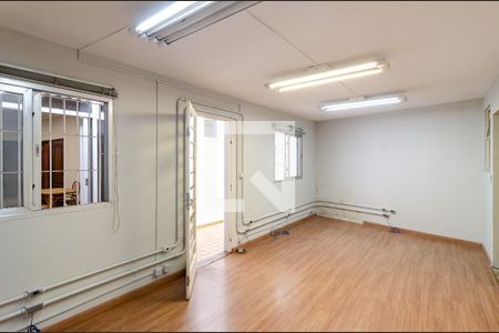 Casa à venda com 296m², 3 quartos e 2 vagas Casa à venda com 296m², 3 quartos e 2 vagasÁrea comum