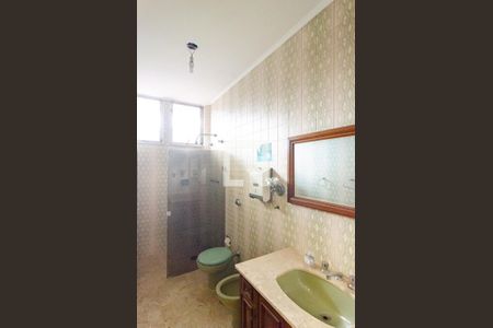 Casa à venda com 296m², 3 quartos e 2 vagas Casa à venda com 296m², 3 quartos e 2 vagasBanheiro Social