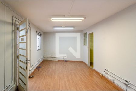 Casa à venda com 296m², 3 quartos e 2 vagas Casa à venda com 296m², 3 quartos e 2 vagasÁrea comum