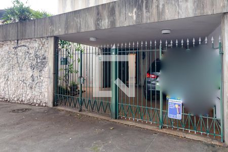 Casa à venda com 296m², 3 quartos e 2 vagas Casa à venda com 296m², 3 quartos e 2 vagasFachada