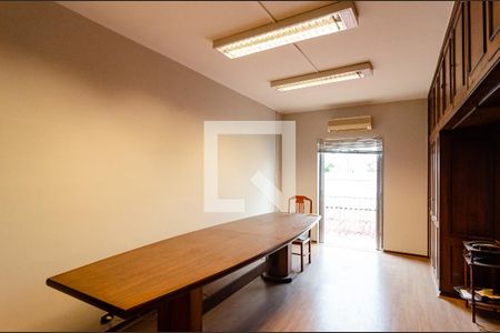 Casa à venda com 296m², 3 quartos e 2 vagas Casa à venda com 296m², 3 quartos e 2 vagasQuarto 3