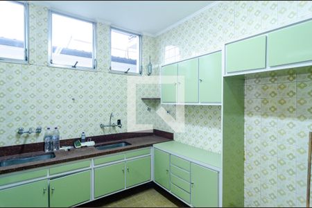 Casa à venda com 296m², 3 quartos e 2 vagas Casa à venda com 296m², 3 quartos e 2 vagasCozinha