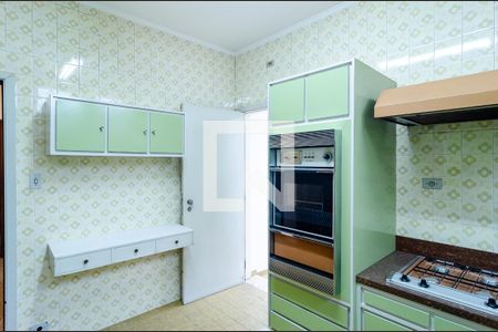 Casa à venda com 296m², 3 quartos e 2 vagas Casa à venda com 296m², 3 quartos e 2 vagasCozinha