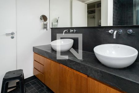 Apartamento à venda com 132m², 3 quartos e 1 vagaBanheiro - Suíte 