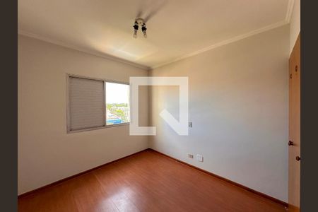 Apartamento à venda com 120m², 4 quartos e 2 vagasQuarto 2