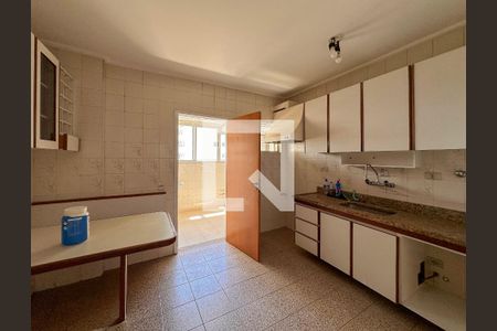 Apartamento à venda com 120m², 4 quartos e 2 vagasCozinha