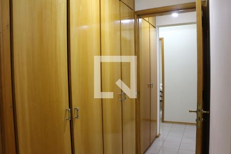 Apartamento à venda com 200m², 3 quartos e 2 vagasCorredor