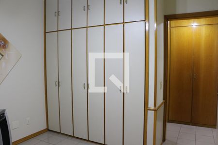 Apartamento à venda com 200m², 3 quartos e 2 vagasQuarto 2