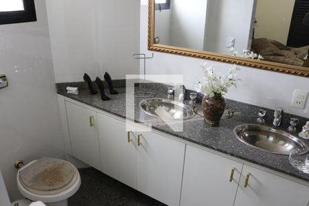Apartamento à venda com 200m², 3 quartos e 2 vagasBanheiro da Suíte