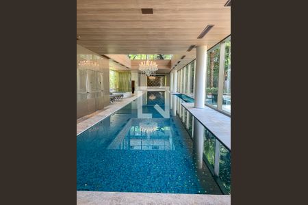 Apartamento à venda com 343m², 4 quartos e 4 vagas Apartamento à venda com 343m², 4 quartos e 4 vagasPiscina Coberta