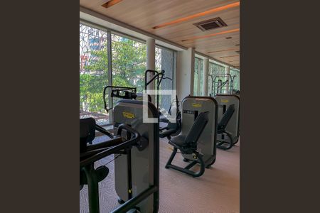 Apartamento à venda com 343m², 4 quartos e 4 vagas Apartamento à venda com 343m², 4 quartos e 4 vagasAcademia