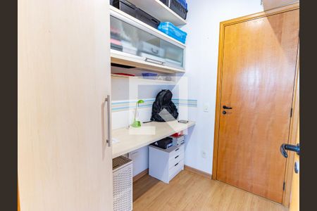 Apartamento à venda com 123m², 3 quartos e 3 vagas Apartamento à venda com 123m², 3 quartos e 3 vagasEscritório