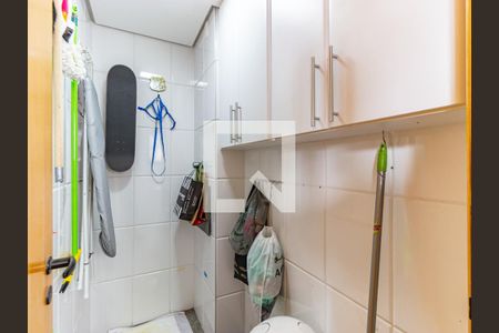 Apartamento à venda com 123m², 3 quartos e 3 vagas Apartamento à venda com 123m², 3 quartos e 3 vagasQuarto de Serviço