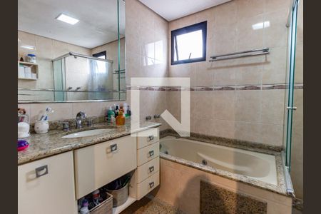 Apartamento à venda com 123m², 3 quartos e 3 vagas Apartamento à venda com 123m², 3 quartos e 3 vagasBanheiro da Suíte