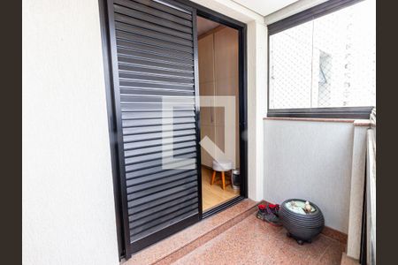 Apartamento à venda com 123m², 3 quartos e 3 vagas Apartamento à venda com 123m², 3 quartos e 3 vagasSuíte - Varanda