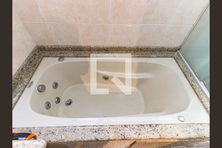 Apartamento à venda com 123m², 3 quartos e 3 vagas Apartamento à venda com 123m², 3 quartos e 3 vagasBanheiro da Suíte