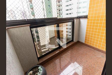 Apartamento à venda com 123m², 3 quartos e 3 vagas Apartamento à venda com 123m², 3 quartos e 3 vagasSuíte - Varanda