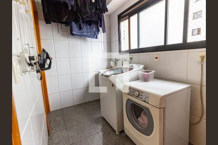 Apartamento à venda com 123m², 3 quartos e 3 vagas Apartamento à venda com 123m², 3 quartos e 3 vagasÁrea de Serviço