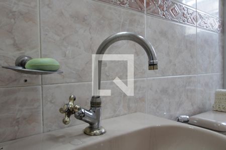 Casa à venda com 120m², 3 quartos e 2 vagasBanheiro - torneira