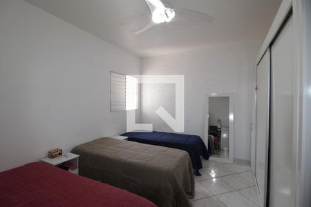 Casa à venda com 120m², 3 quartos e 2 vagasQuarto 2 