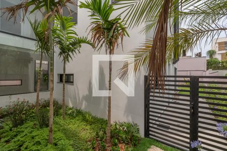 Casa de condomínio à venda com 440m², 4 quartos e 4 vagas Casa de condomínio à venda com 440m², 4 quartos e 4 vagasJardim