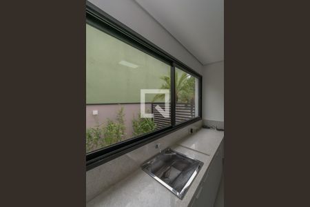 Casa de condomínio à venda com 440m², 4 quartos e 4 vagas Casa de condomínio à venda com 440m², 4 quartos e 4 vagasÁrea de Serviço