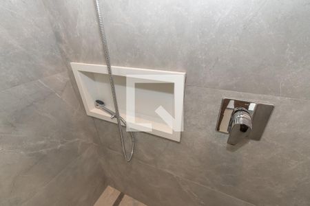 Casa de condomínio à venda com 440m², 4 quartos e 4 vagas Casa de condomínio à venda com 440m², 4 quartos e 4 vagasDetalhe Banheiro Escritório