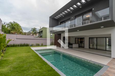 Casa de condomínio à venda com 440m², 4 quartos e 4 vagas Casa de condomínio à venda com 440m², 4 quartos e 4 vagasPiscina