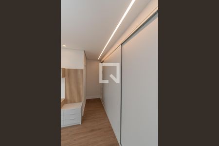 Casa de condomínio à venda com 440m², 4 quartos e 4 vagas Casa de condomínio à venda com 440m², 4 quartos e 4 vagasBanheiro da Suíte 2