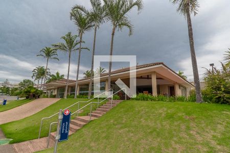 Casa de condomínio à venda com 440m², 4 quartos e 4 vagas Casa de condomínio à venda com 440m², 4 quartos e 4 vagasÁrea Comum