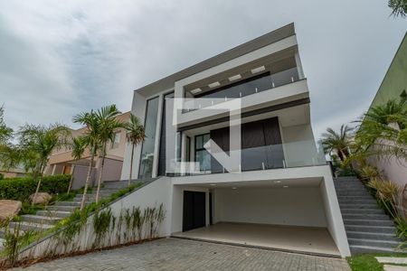 Casa de condomínio à venda com 440m², 4 quartos e 4 vagas Casa de condomínio à venda com 440m², 4 quartos e 4 vagasGaragem