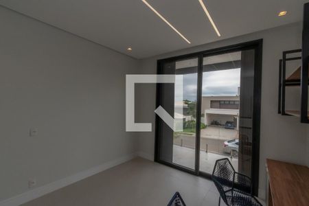 Casa de condomínio à venda com 440m², 4 quartos e 4 vagas Casa de condomínio à venda com 440m², 4 quartos e 4 vagasEscritório