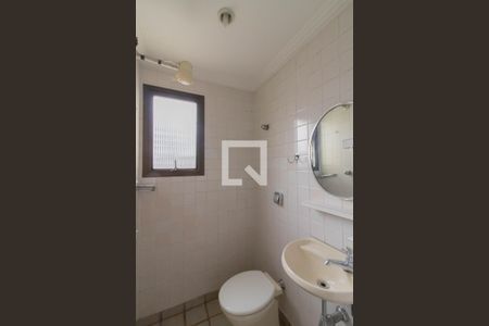 Apartamento à venda com 180m², 4 quartos e 2 vagas Apartamento à venda com 180m², 4 quartos e 2 vagasBanheiro de Serviço