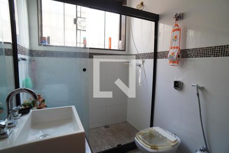Casa à venda com 132m², 5 quartos e 1 vagaBanheiro