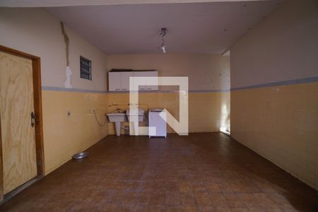 Casa à venda com 132m², 5 quartos e 1 vagaÁrea de Serviço